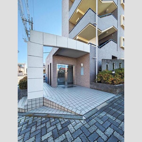 エントランス (エントランス)