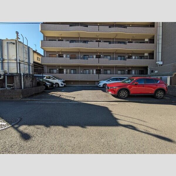 駐車場 (駐車場)