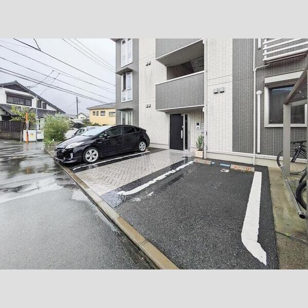 駐車場 (駐車場)