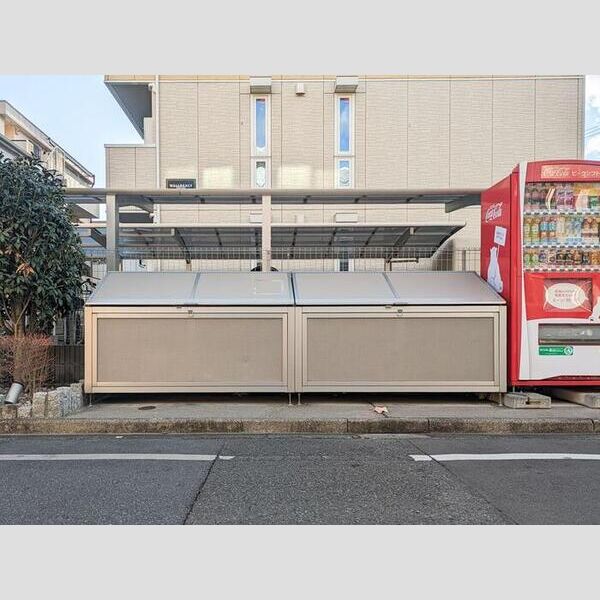 現地周辺 (ゴミ置き場)