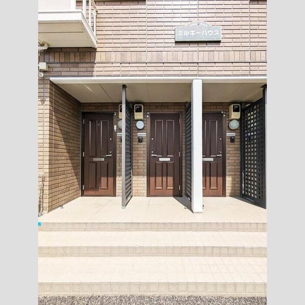 エントランス (エントランス)