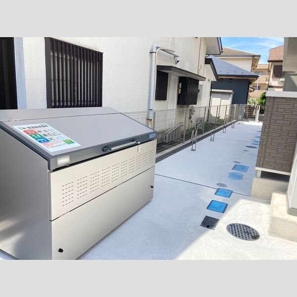現地周辺 (ゴミ集積場)