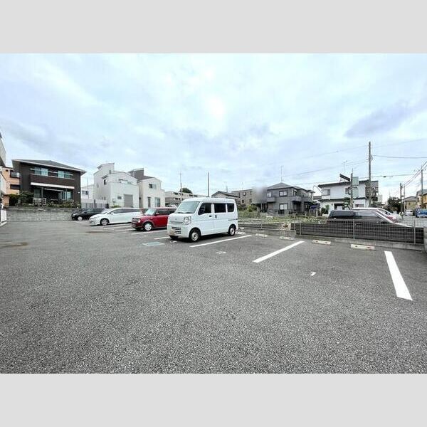 駐車場 (駐車場)