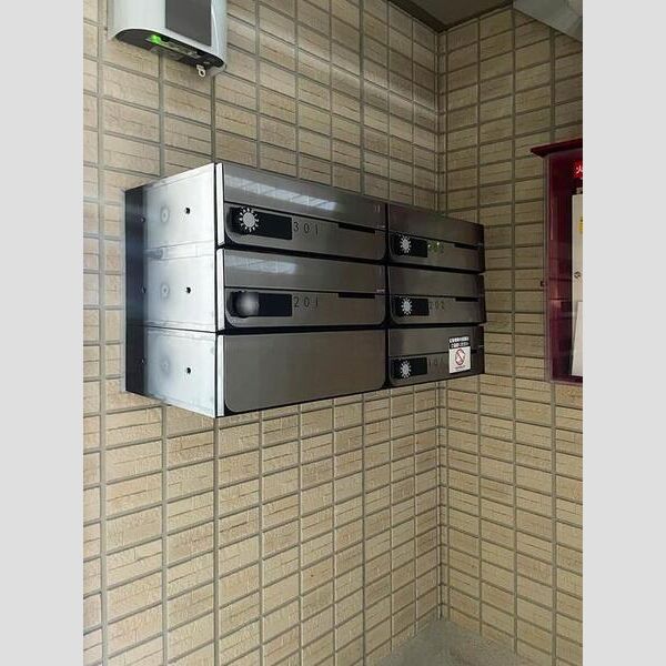 エントランス (ポスト)