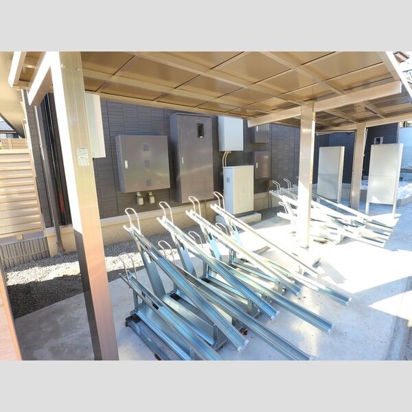 現地周辺 (駐輪場)