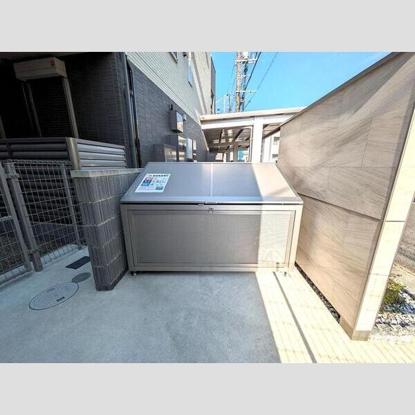 現地周辺 (ゴミ置き場)