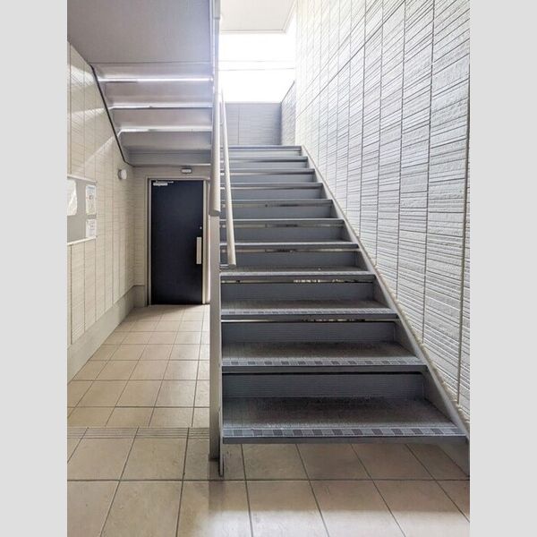 エントランス (エントランス)