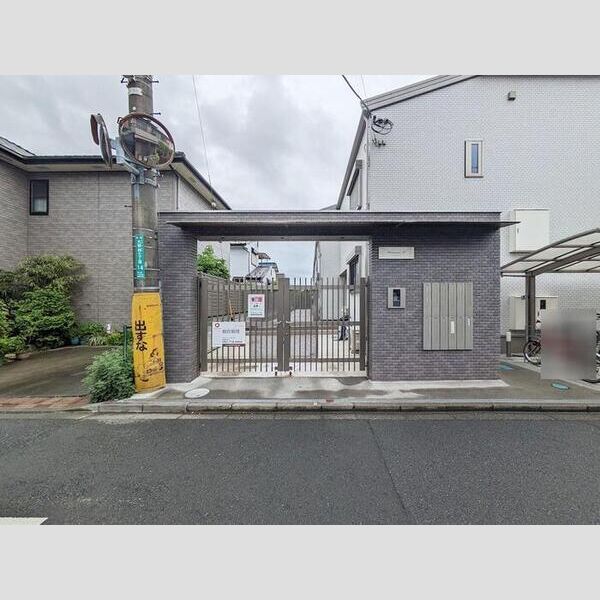エントランス (エントランス)