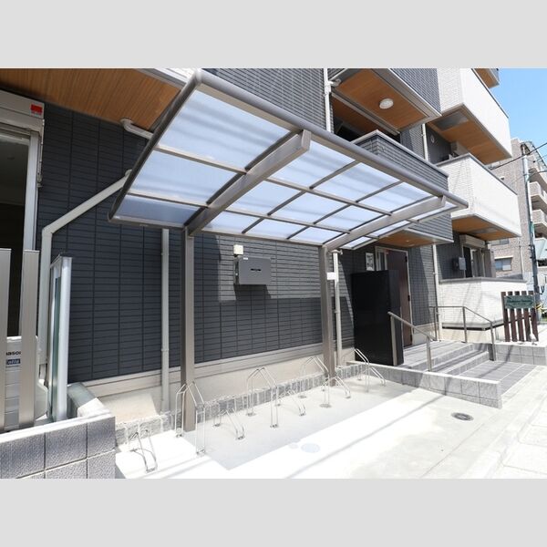 現地周辺 (駐輪場)