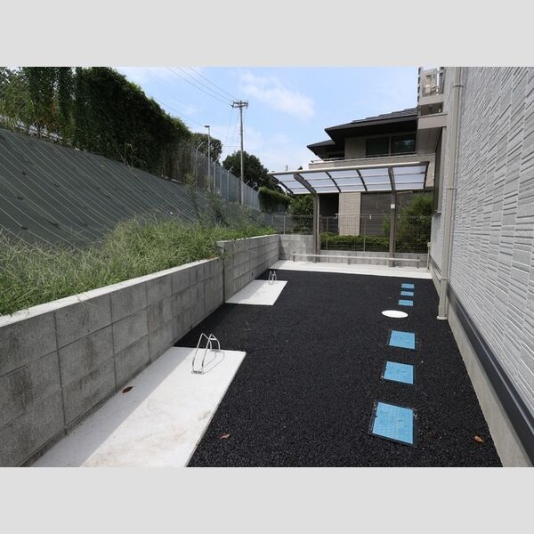 現地周辺 (駐輪場)