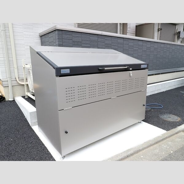 現地周辺 (ゴミストッカー)