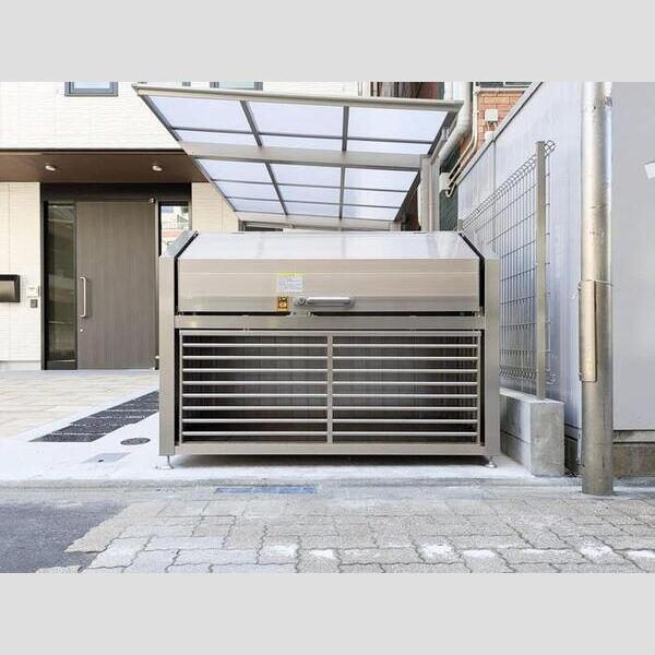 現地周辺 (ゴミ置場)