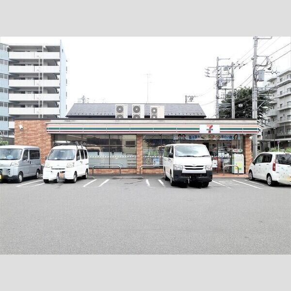 現地周辺 (セブンイレブン相模原鶴ケ丘店(204m))