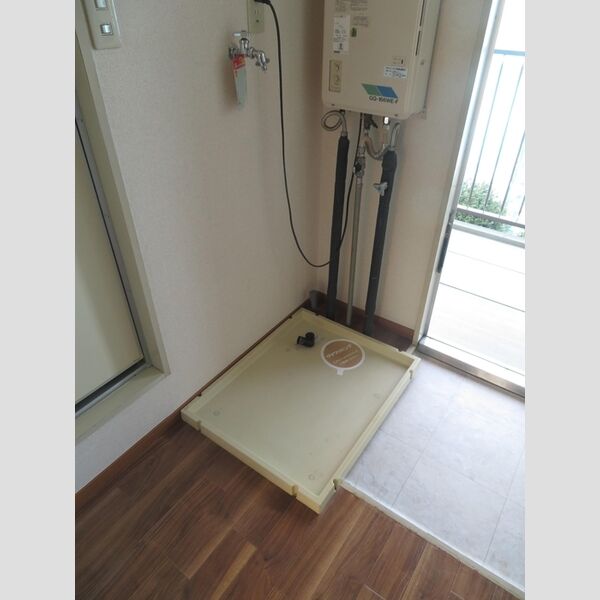 洗面所 (室内洗濯機置場です。)