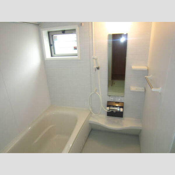 バス (1坪お風呂には浴室換気乾燥機付)