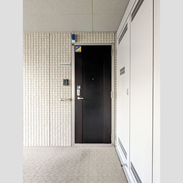玄関 (玄関ドア)