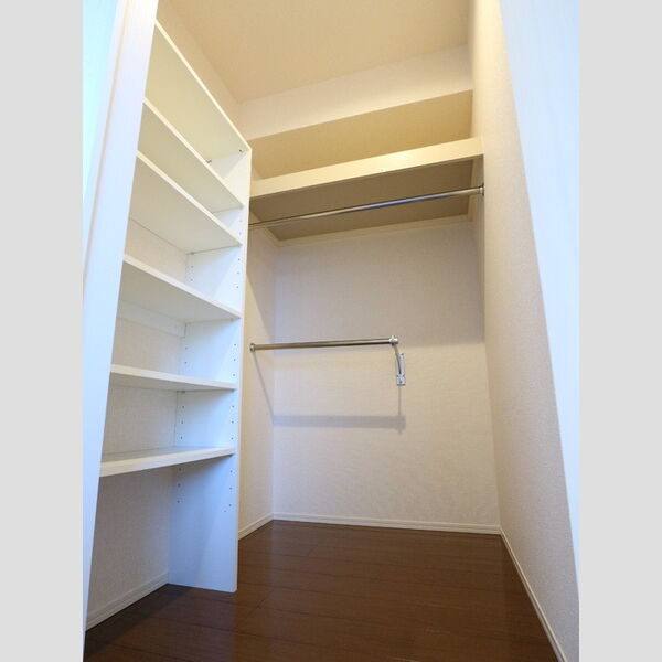 収納 (ウオークインクローゼット)