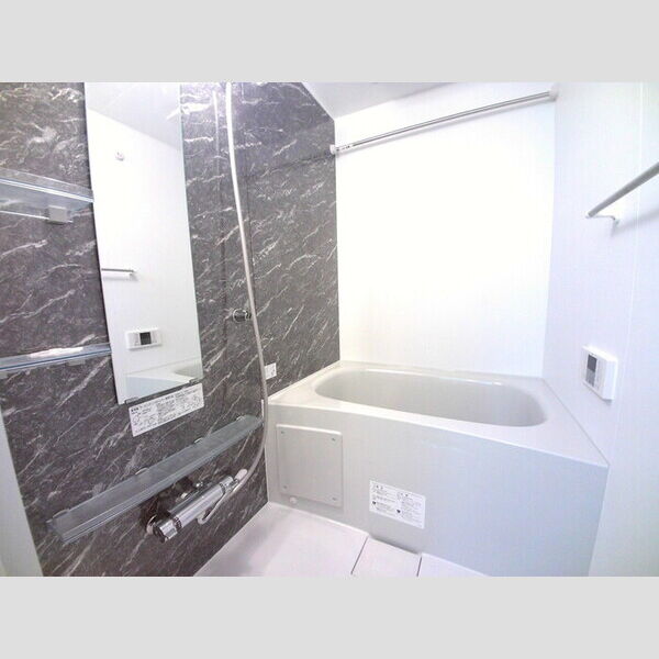 バス (追い焚き給湯付きバス)