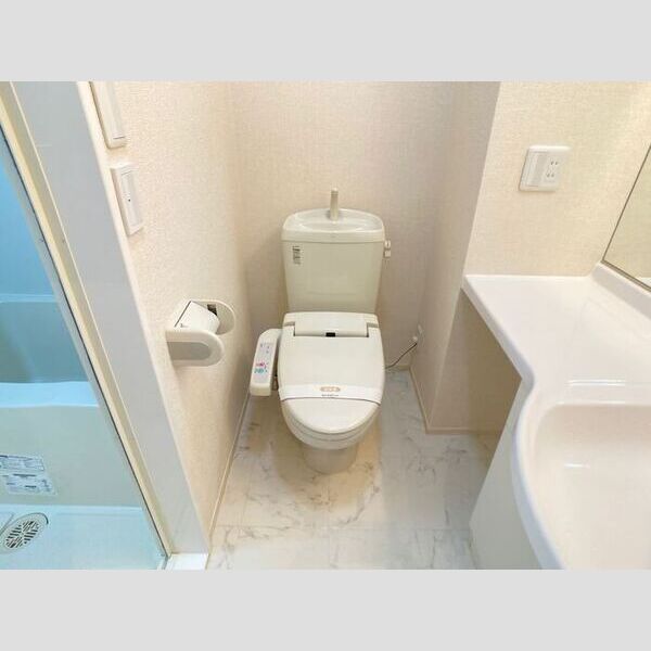 トイレ (温水洗浄暖房便座)