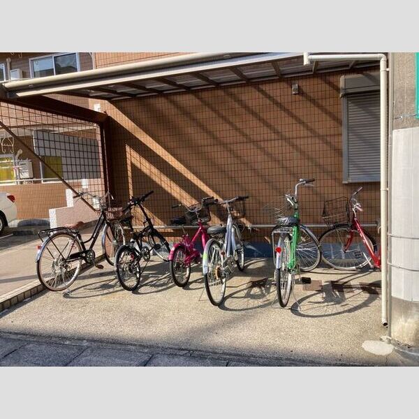 その他 (駐輪場)