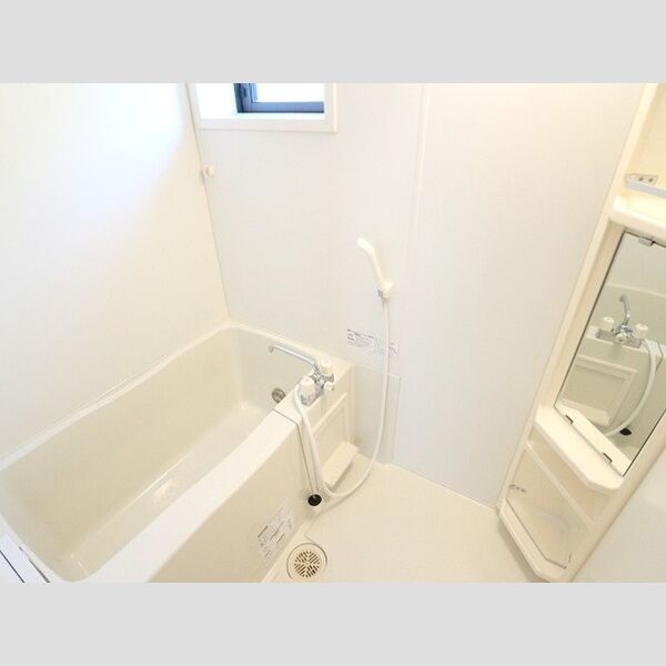 バス (小窓がある浴室)