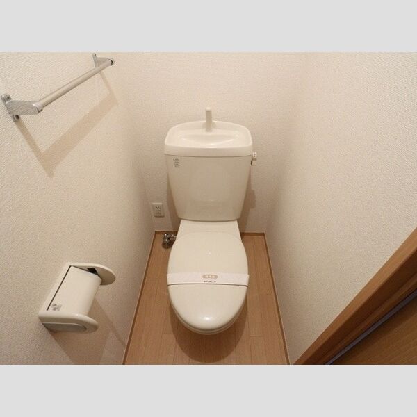 トイレ (トイレ)