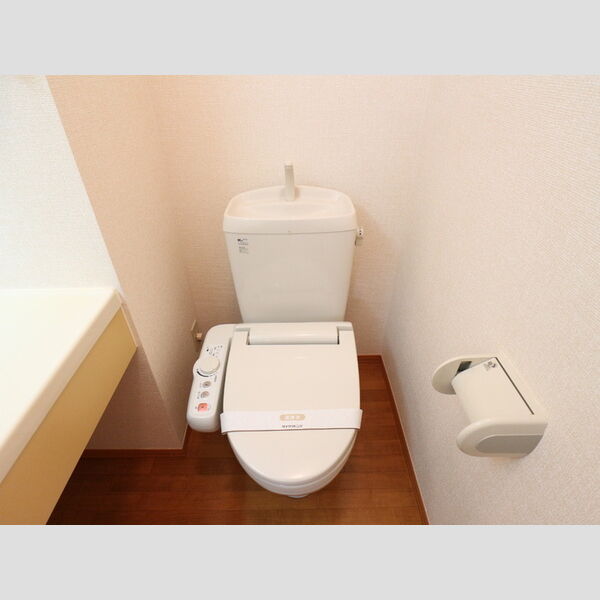 トイレ (トイレ)