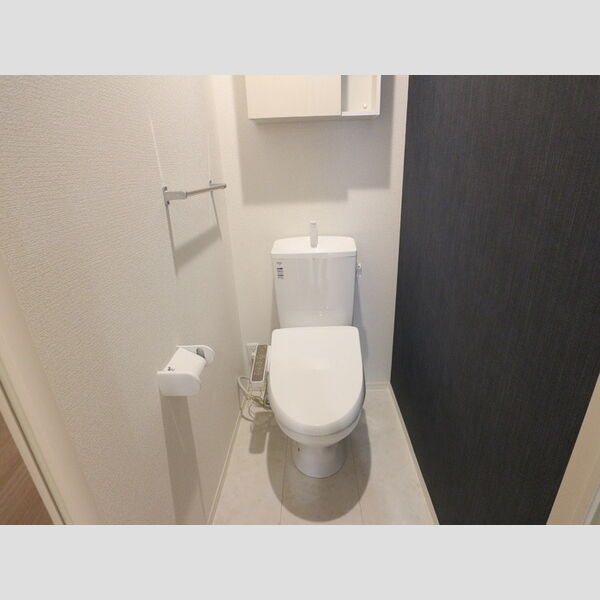 トイレ (トイレ)