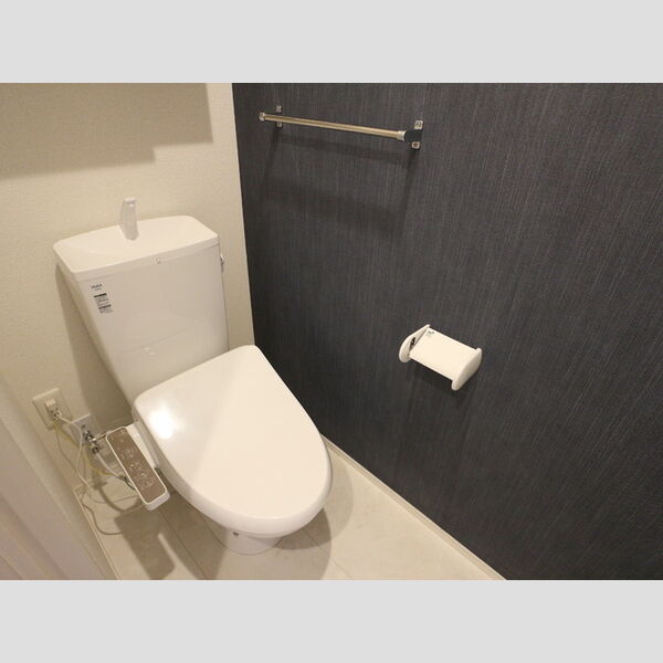 トイレ (トイレ)