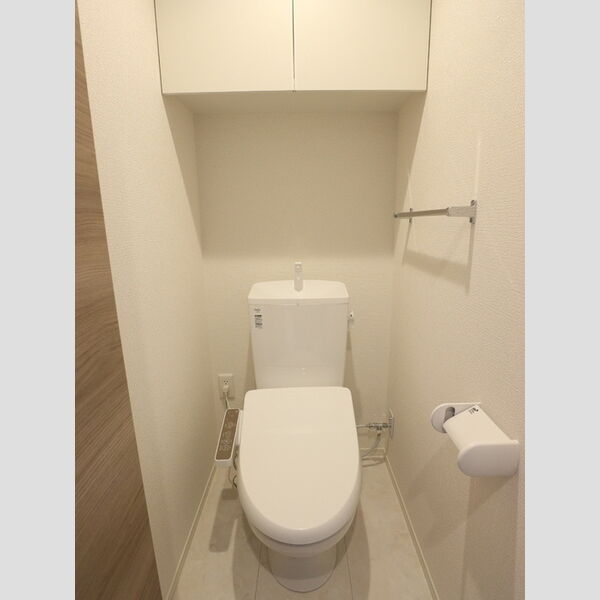 トイレ (トイレ)