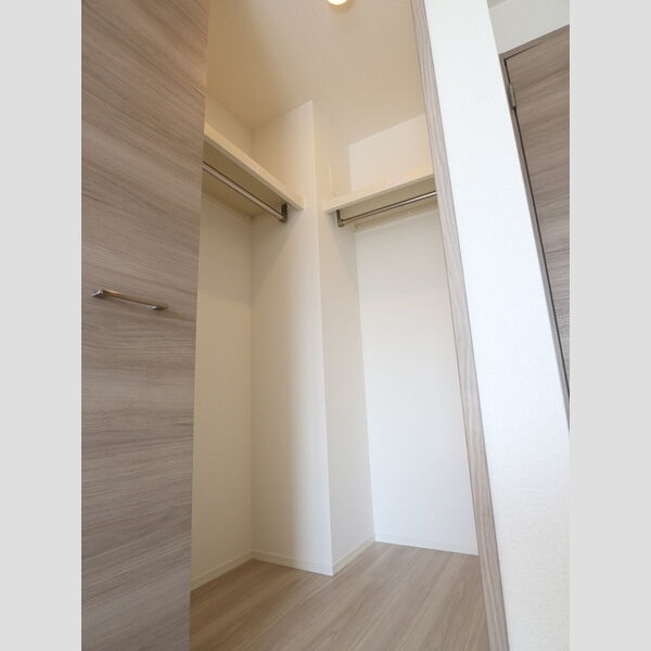 収納 (ウオークインクローゼット)