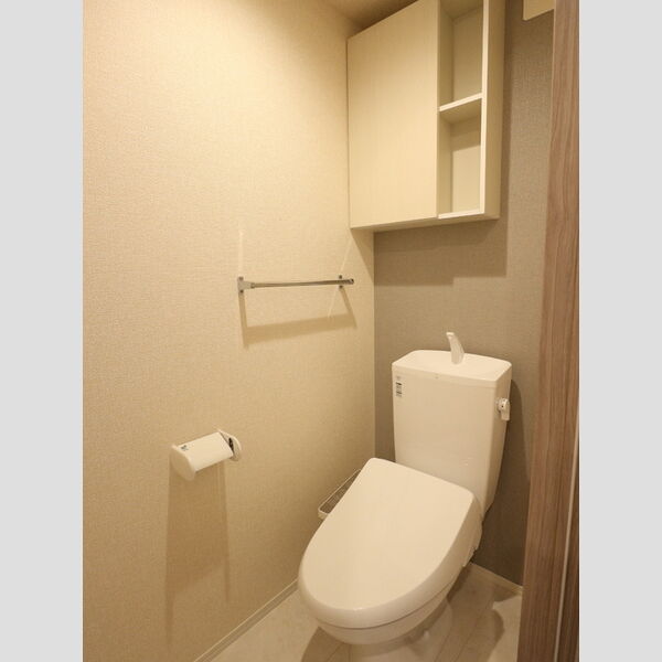 トイレ (トイレ)