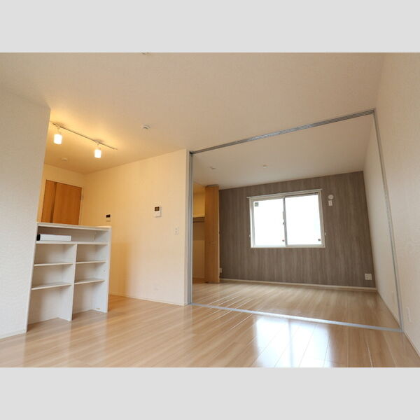 居室・リビング (リビング(別角度))