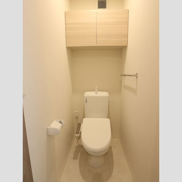 トイレ (トイレ)