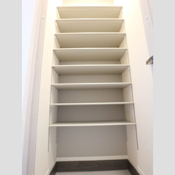 玄関 (シューズクローク)