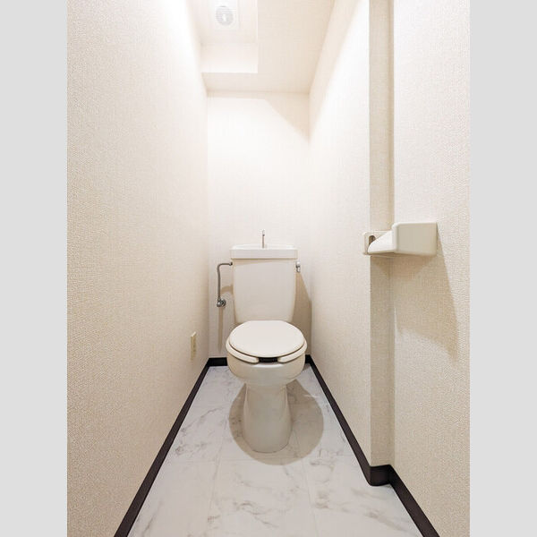 トイレ (トイレ)
