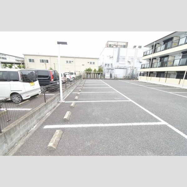 駐車場 (駐車場)