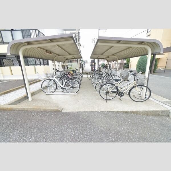 現地周辺 (駐輪場(自転車))