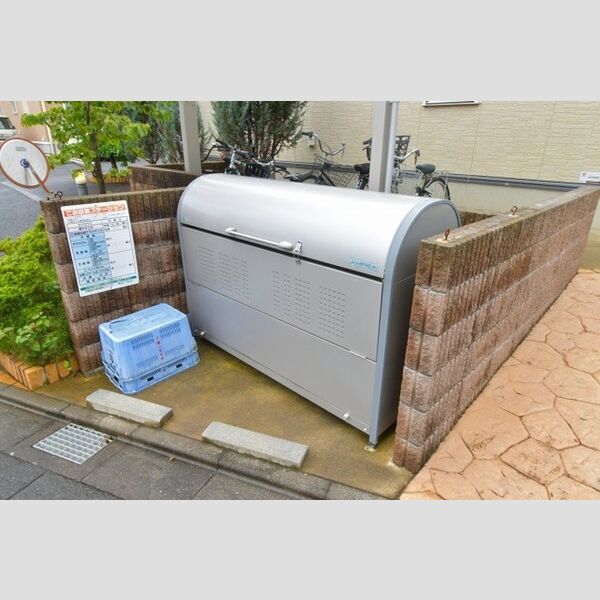 現地周辺 (ダストボックス)