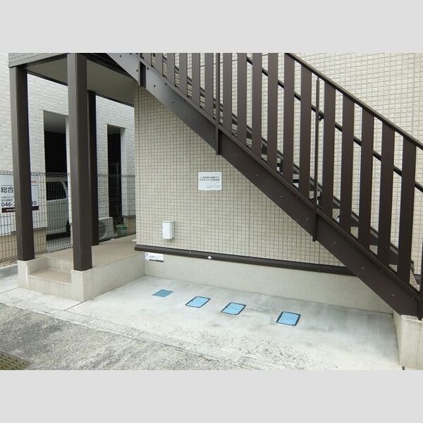 現地周辺 (駐輪場)