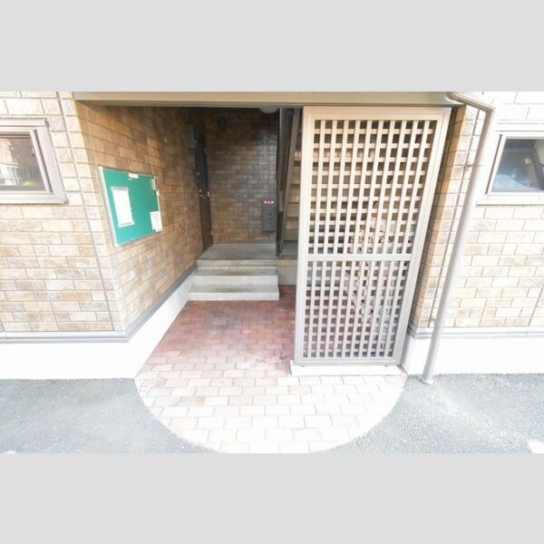 エントランス (エントランス)