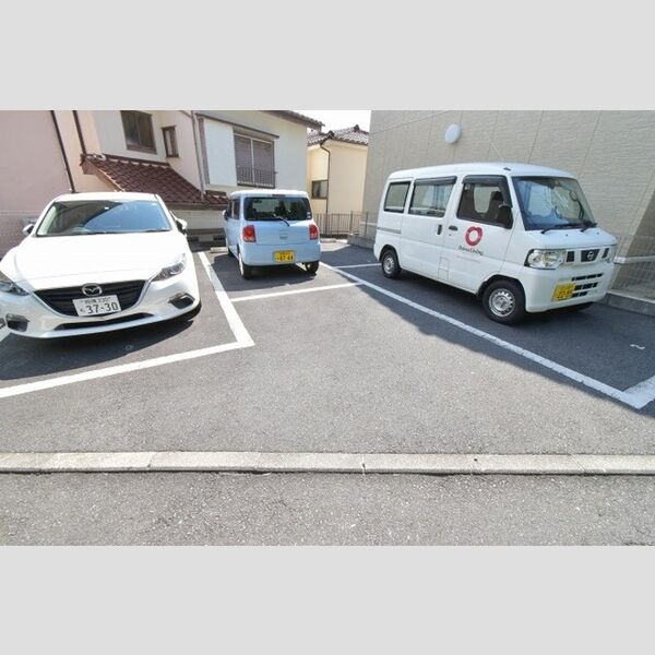 駐車場 (駐車場)