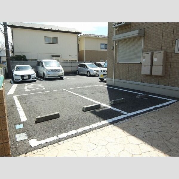 駐車場 (駐車場)