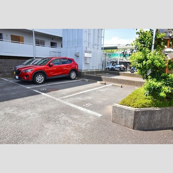 駐車場 (駐車場)