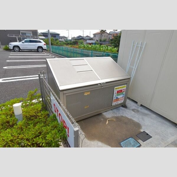 現地周辺 (ダストボックス)