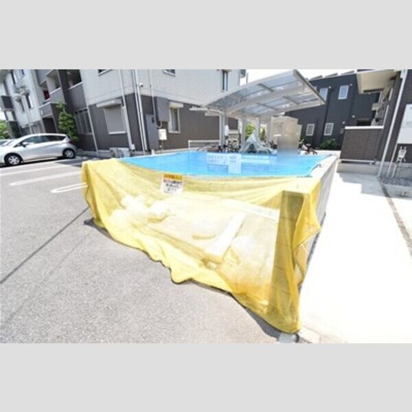 現地周辺 (ゴミ置場)