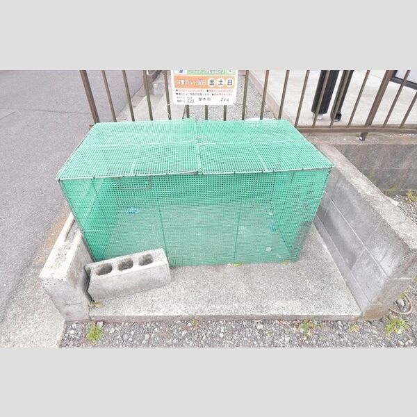 現地周辺 (ゴミ置き場)