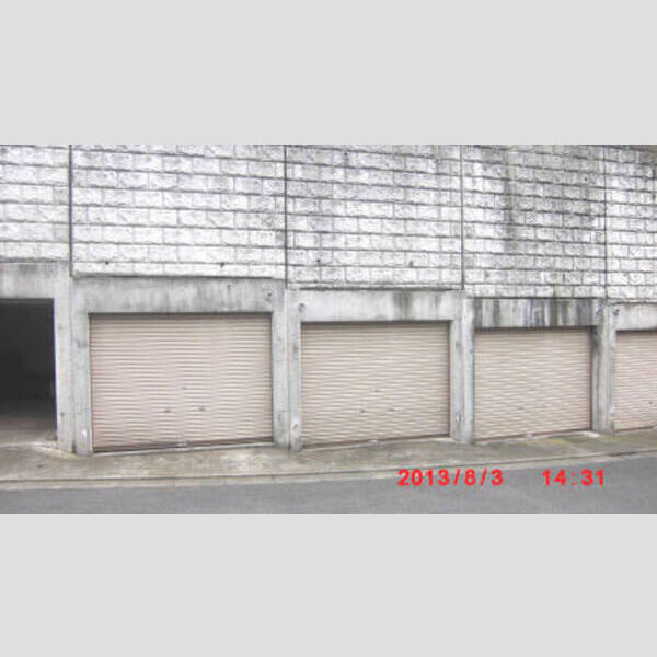 駐車場 (カルバート式シャッター付駐車場)