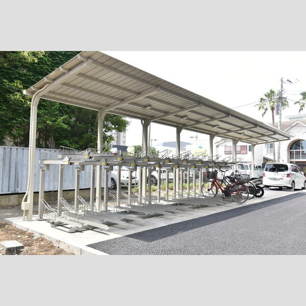 現地周辺 (駐輪場)