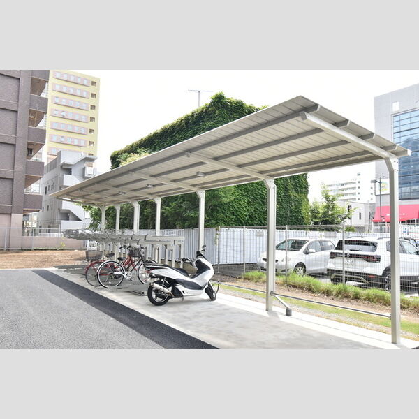 現地周辺 (駐輪場)